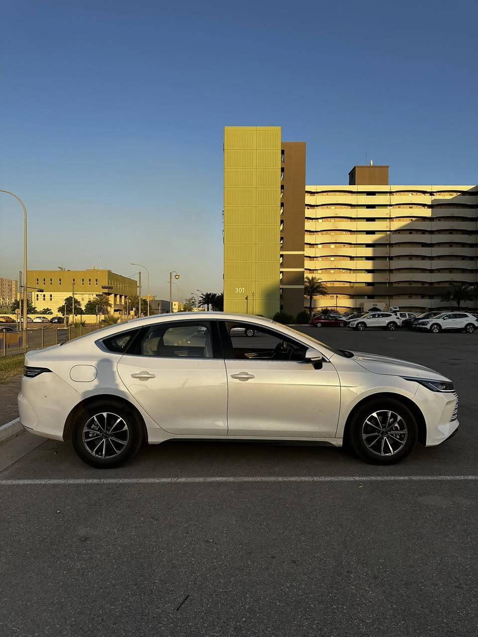 السلام عليكم
byd ديستروير 2025✅
✅ماشيه 10.000 سيارة مكفولة ونظيفة 
✅مواصفاته موضحه بالصور 
✅سعر 20.500.000 وبيه مجال 
✅مكان السيارة بغداد بسماية 
✅هاتف //***********
