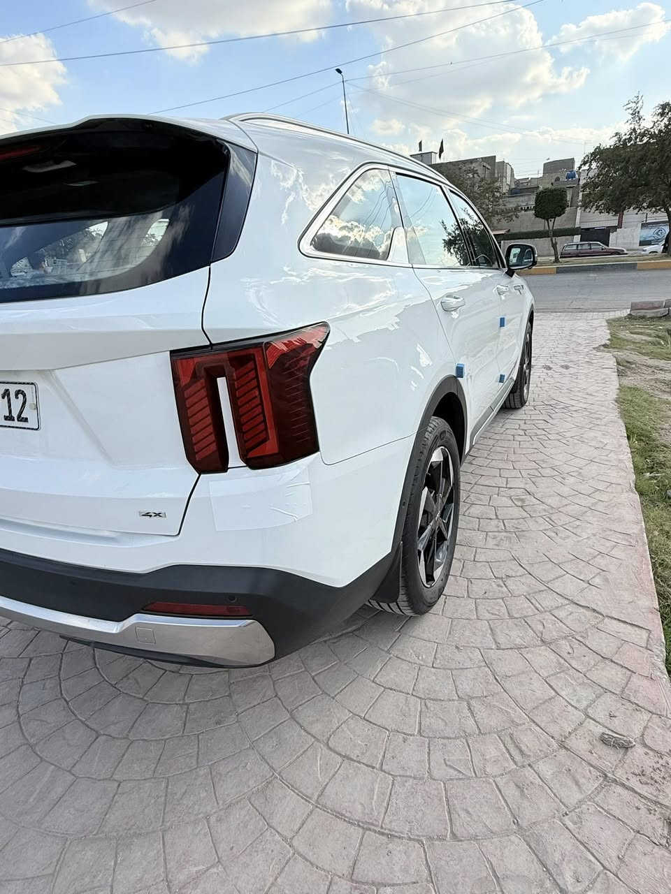 السلام عليكم سورنتوموديل 24
فول فور اكس رقم بغداد 
كفاله عامه من كل شي 
ماشيه 20 الف 
بصمه 
بانوراما 
كشن حار بارد 
كشنات كهرباء 
فور ويل 
داتشو 
جنطه كهرباء 
7 راكب 
3 قطع تبريد 
4 كامرات 
سايد بريك دكمه 
سعر 330
ام ظمان بيها 3 تبديلات دهن 
***********
