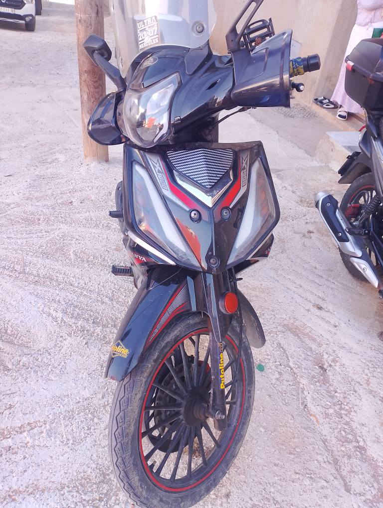 هاد الصانية(sanya ) طنجة 
البيع فيها التمن مزيان
مولاها وقف على البيع  
مدربات والو المطور ديالو مليح جي ركب و شوف البياسة كيفاش عملى عاد يبانلك شنو دير  كتباع  هيداك بكولشي ديالة و راسورنس را مزال في 3شهر 
التمن مزيان ديال البيع 
0771167344 طنجة, طنجة أصيلة


**إذا كنت صاحب هذا الإعلان وتريد حذفه لأي سبب، رجاءا أرسل رسالة إلى الدعم الفني**