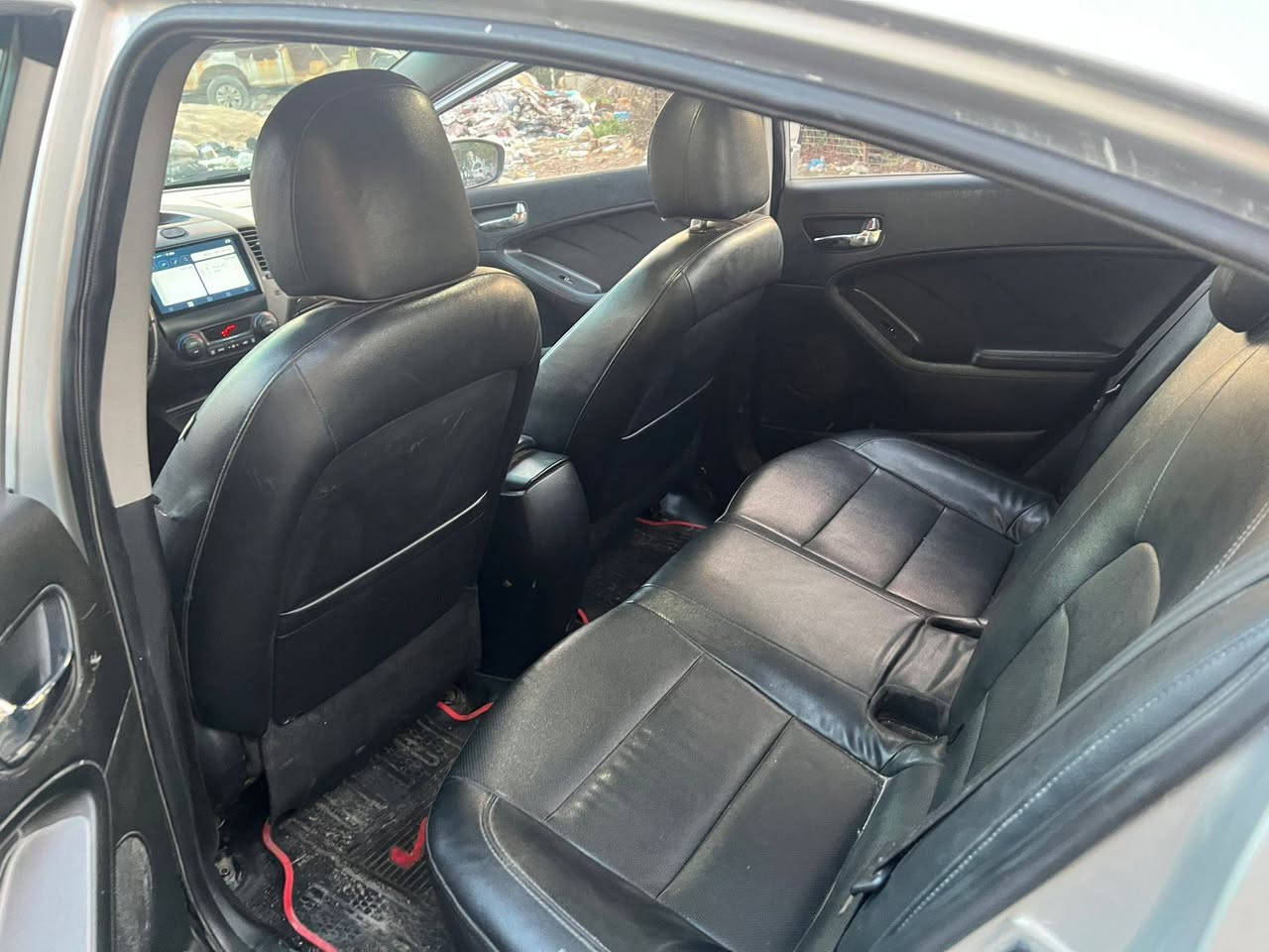 السلام عليكم سيراتو موديل ٢٠١٣ رقم بغداد بأسمي تحويل مباشر بيها مكانات صبغ ابيع حزام سيارة فول مواصفات بصمة كشنات جلد تدفئة بالكشن مري شفط ثلاجة فتحة هيتر استيرن السعر ٩٣ وبيها نواقص بسيطة اوكعهن من سعرها مكان السيارة بغداد الحسينيه اتصال على الرقم ***********
