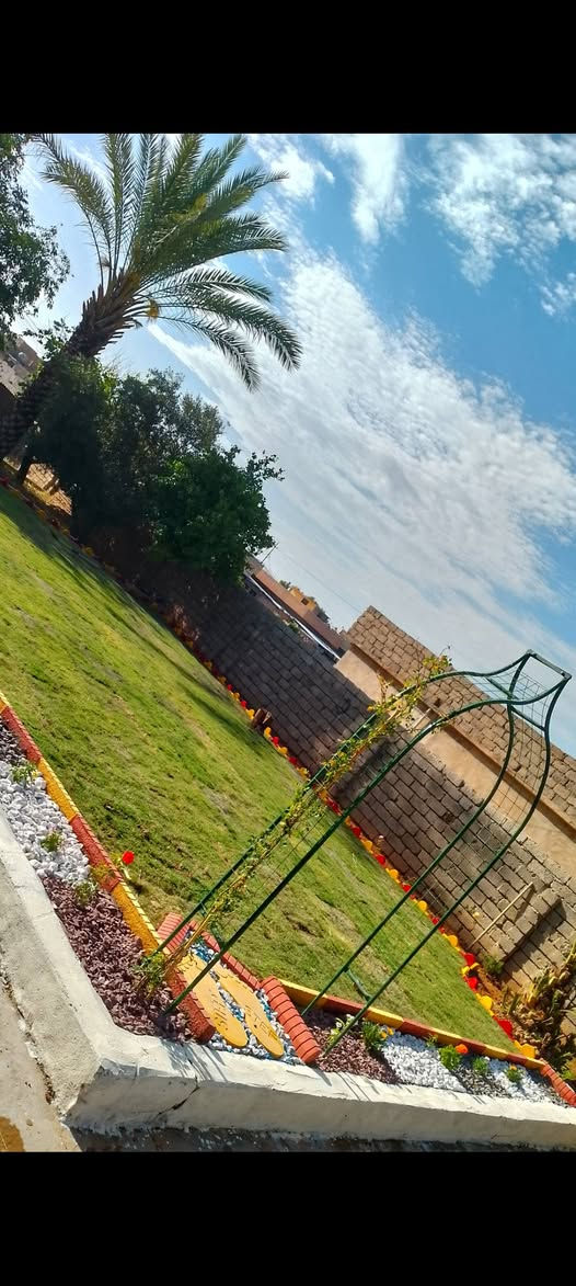 👑((هندسة وتصميم الحدائق، ))👑
🍃مستـعدون🍂 لـعـمل وترتيب🐦 الحدائق المنزلية 🏝️🏘️
وزراعة النباتات، 🌾🌱والازهار، 🌼🌺🌻وقص الثيل.🌾🌾
ونعمل على تصميم الشلالات 💦والنوافير.⛲ ايضا،، ويتوفر لدينا احجار ملونة. ،💫واشتايكر  كل قطعتين متر،  
نشتغل كرستة وعمل 🌲 للتواصل ***********
