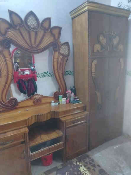 السلام وعليكم غرفه خشاب للبيع مكاني ديالى شهربان وهذا رقمي للتواصل ***********//***********
