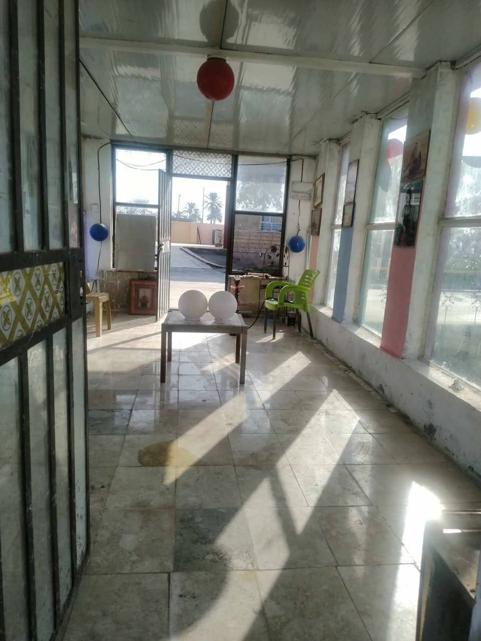 @مزرعه مساحه 1500متر ملك صرف تحويل في الطابو  وجه المزرعه 60 متر والنزال 25 متر  فيها بناء  بيت 200 متر بناء 2025  يحتوي علئ 3غرف ومطبخ  وصاله 50 متر و4 صحيات داخليه وخارجيه واجه البيت مرمر خالص اضافه الئ شاليه للضيوف وبحيرة اسماك  و3حدائق ايضا مسيجه  بلوك وملبوخ  جميع الجوانب العنوان بغداد جانب الرصافه شرق القناة طريق السياحي منطقة كاسر بوص تبعد عن فلكة حي النصر 10 دقائق السعر النهائي 250 مليون  من الاخير للااستفسار  رقم الموبايل ***********    والتوفيق للجميع تحياتنا
