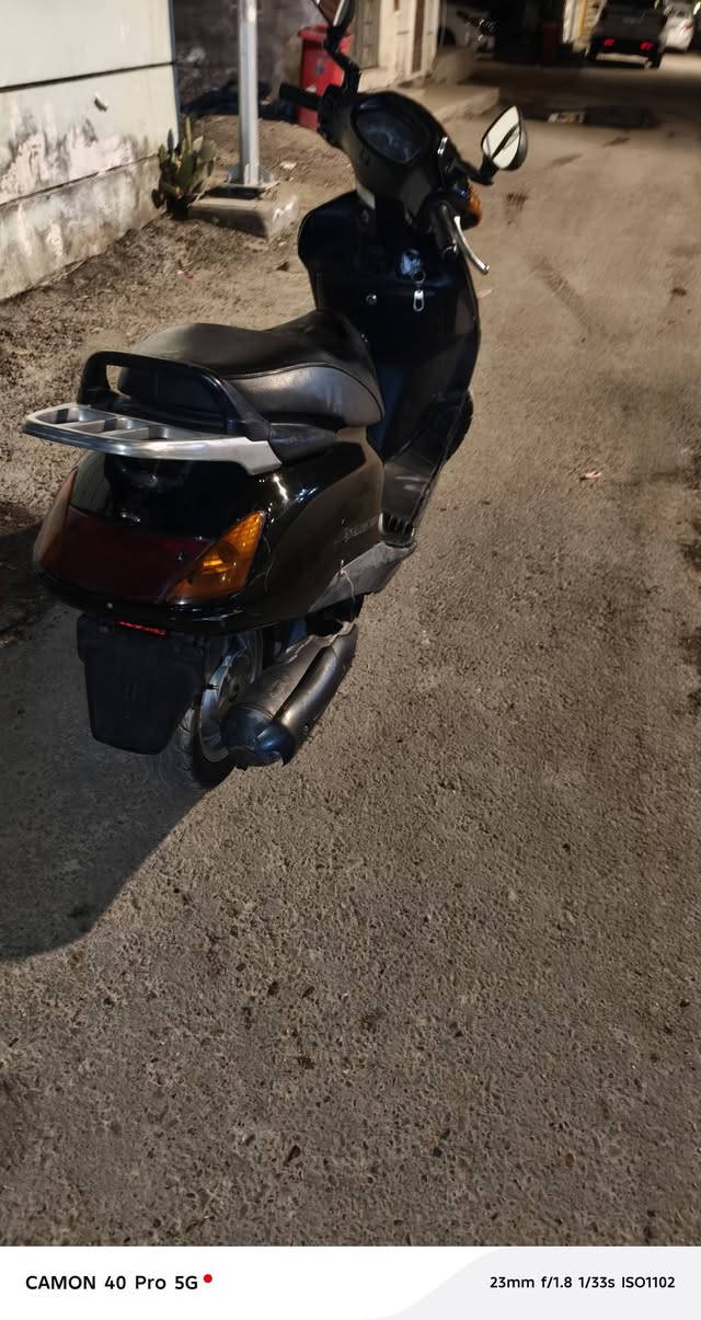 سلام عليكم دراجه سبيسي ياباني دراجه نضيفه لا تبخير لا تنقيص كهربائيات كله شغال كلجات جديده نكره سلف مستعجل عله بعيتها مكاني بغداد حي البساتين السعر 400 وبيها مجال   رقم ***********
