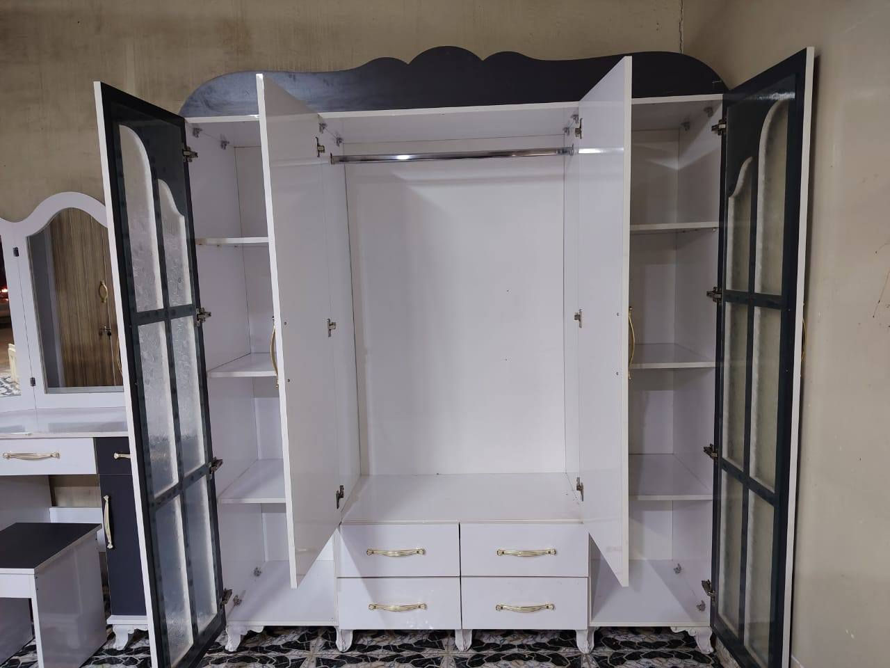 غرفة نوم 🛌 5قطع تفصال 🔨خشب 🪵 MDF 🪚 مستخدم سبوع كنتور4بيبان ✅السعر 450  بي مجال للاستفسار والطلب يرجى إرسال رساله اوالاتصال بل رقم ***********واتس أب العنوان كركوك حي العروبه قرب جامع الله آكبر 📍📍
