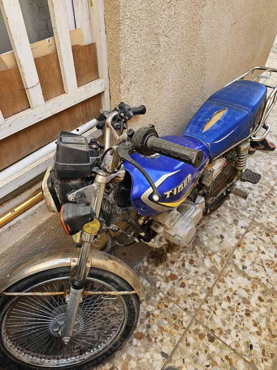 السلام عليكم اخواني دراجه نامه ربعنه كير لبيع موديل ٢٣ اوراق سكنر مدفوع الكمرك مالتها يعني كبل ترقيم لبيع سعره ب ٦٠٠ ملاحظه الهندر من اريد اشغلها لازم بستم مالتها المحرك مامفتوح بيها برغي ابد مكاني كربلاء حي العسكري 
***********
