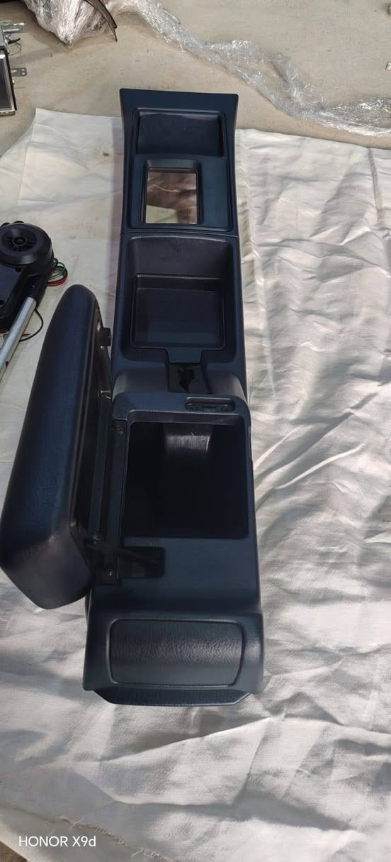 فرس أرنب سيدان ايسر بلاد ***********
