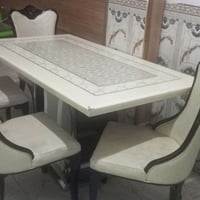 ميز مرمر • طاولة سفرة • مستخدم قليل