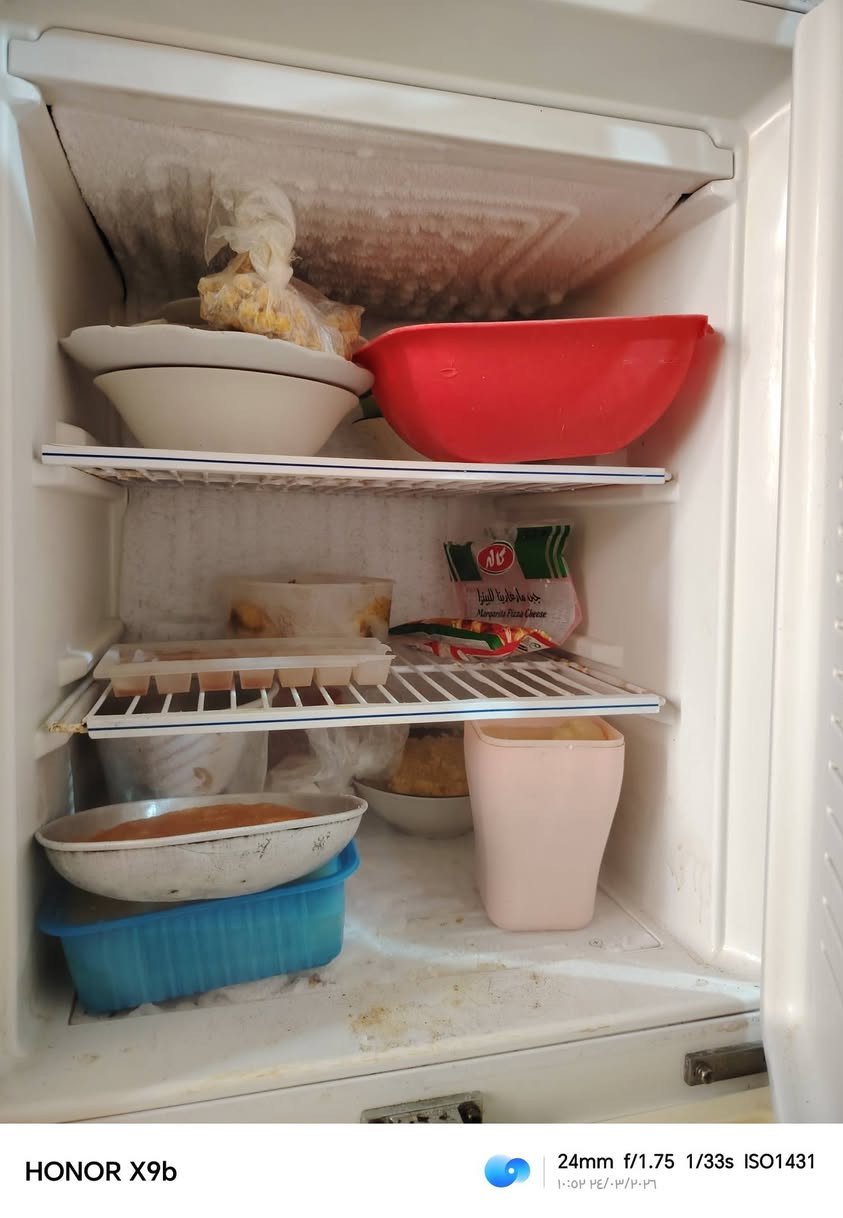 السلام عليكم للبيع ثلاجة نوع SAMiX نضافة فلول مداخلة تصليح ابد مكفولة من تبريد ومن كلشي بس نواقصها الرفوف عدد 2 شوفة عينك خير من الله السعر 130 وبيها مجال للاتصال علئ الرقم ***********
