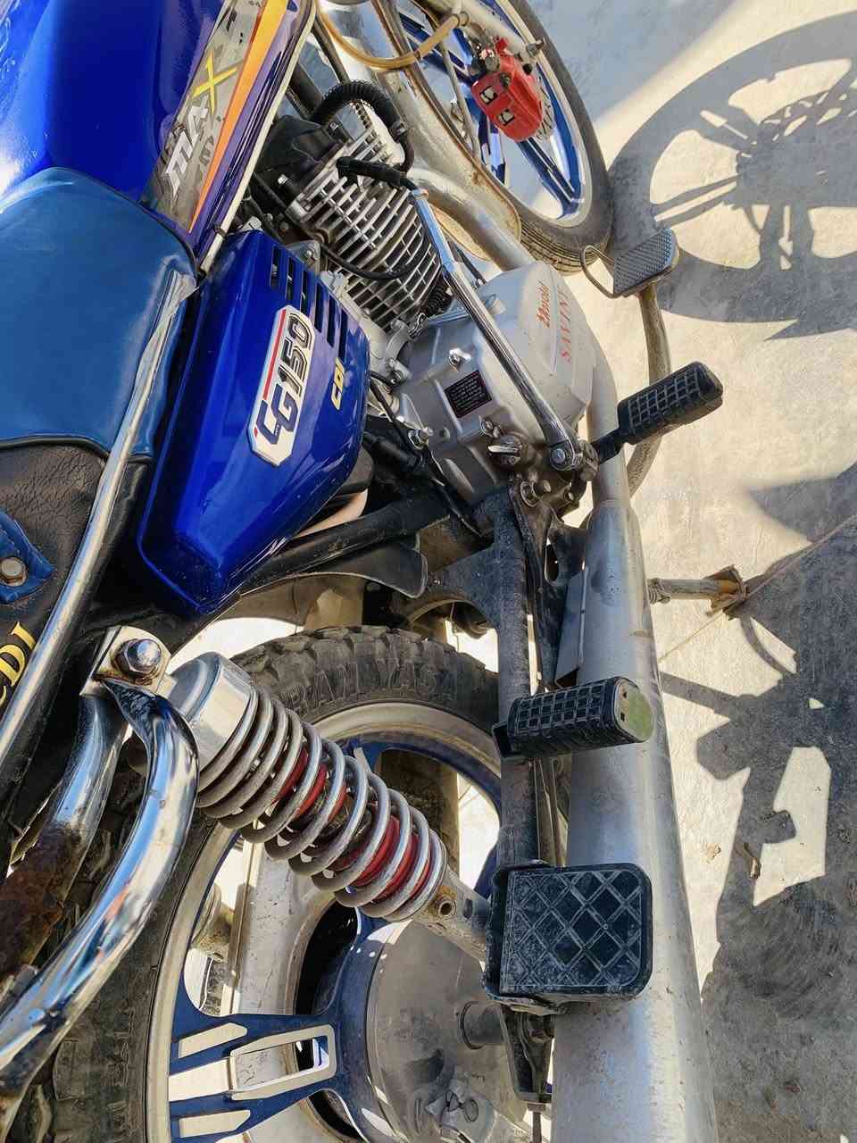 للبيع موديل ٢٠٢٢
السعر ٤٢٥ وبي مجال 

محرك مفتوح الباقي كلو شرط 

ناحيه الزاب 

اتصل ***********
