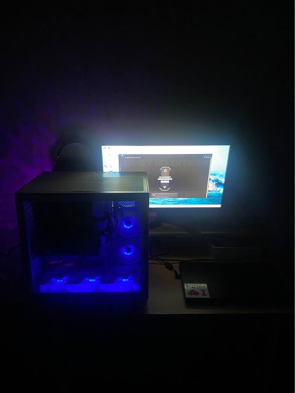السلام عليكم شباب

عندي سيتب كامل بهالمواصفات اريد ابيعة

CPU/: i3 12100

GPU/: 2060 Palit 12GB

RAM/: 2x8 Black wolf  DDR4 heatsink (3200Mhz)

PSU/باور سبلاي: Rocket 600w silver

 

SSD/: 120 GB

HDD/: 500 GB

CASE/كيس: ESGAMING SEAVIEW 2001W 6 Fans

MONITOR/شاشة: KG241Q      165HZ/TN/1920x1080

MOUSE/ماوس: Logitech g203

Keyboard/كيبورد: Razer blackwidow ويا مسند

Microphone/مايك: Fifine microphone (USB) 

ماوس باد + ستاند يدات وتلفونات هدية 

الحاسبة ما ناقصها اي شي، كل وايراتها موجودة وكل غراضها موجودة ونظيفة كلش. استعمالها لمدة قليلة كلش وادائها كلش زين، مابيها اي مشكلة بالأوفرهيت ايضاً.

رقمي 0️⃣7️⃣7️⃣0️⃣3️⃣2️⃣4️⃣1️⃣3️⃣8️⃣0️⃣

رقم *********** بغداد, العراق
