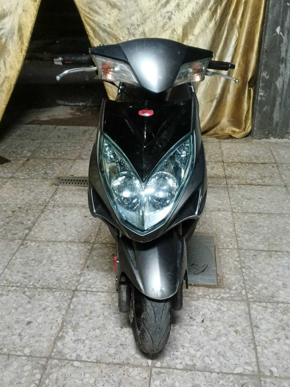 السلام عليكم دراجه كامكو نضيفه برغي ما مفتوح  السعر 400 بيه مجال مكاني بغداد رقم *********** بس واتساب
