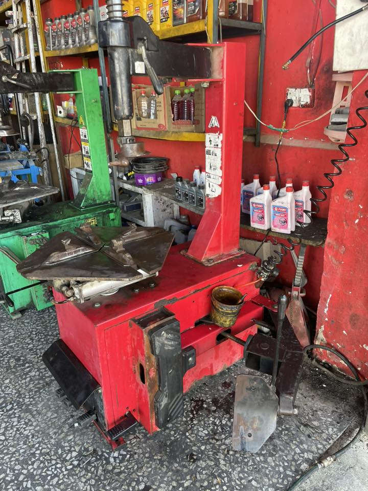 خالعه للبيع جديده استعمال قليل مكانها بغداد بلديات ***********
