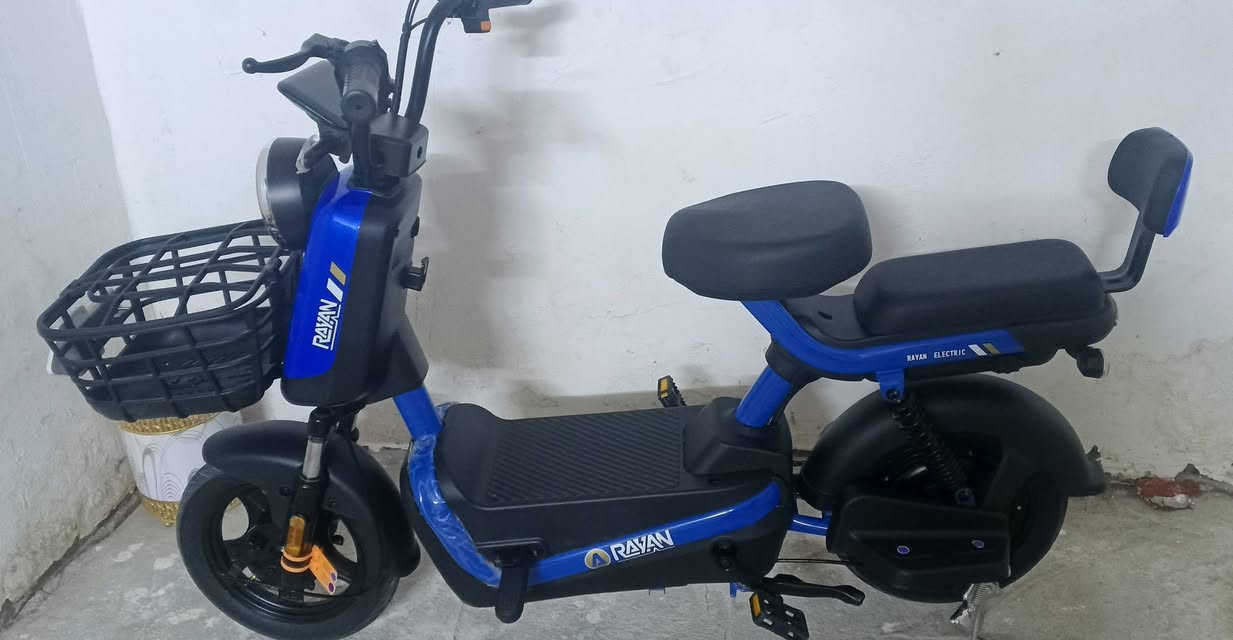 السلام عليكم 
دراجه شحن للبيع مستخدمه كلش قليل سرعتها 40 
***********
