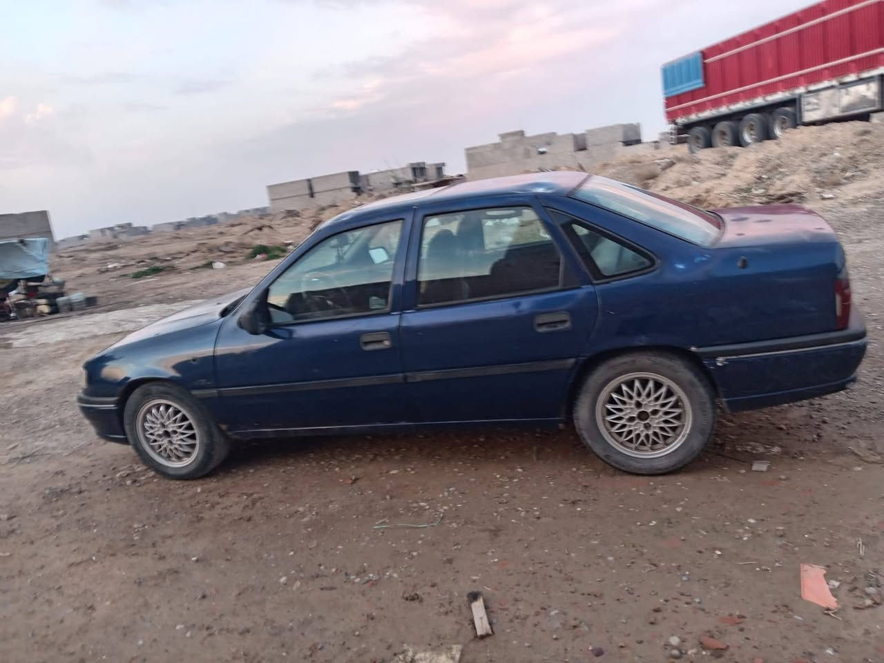 السلام عليكم مديل ٩٣ محرك ١٦٠٠ السياره بلاديه السعر ٢٨ وبيهه مجال حك الجيه*********** مكاني سامراء رقم بغداد دولي
