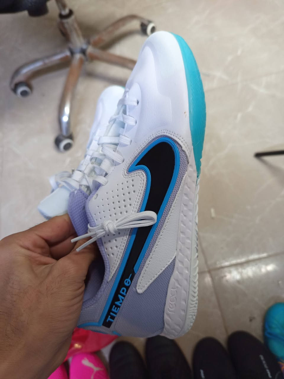 احذیە درجە اولی صالات، ابیع شلع ابیع مفرد
مفرد قطعە ویە توصیل25
شلع 16الف لکل
واتساب-***********
