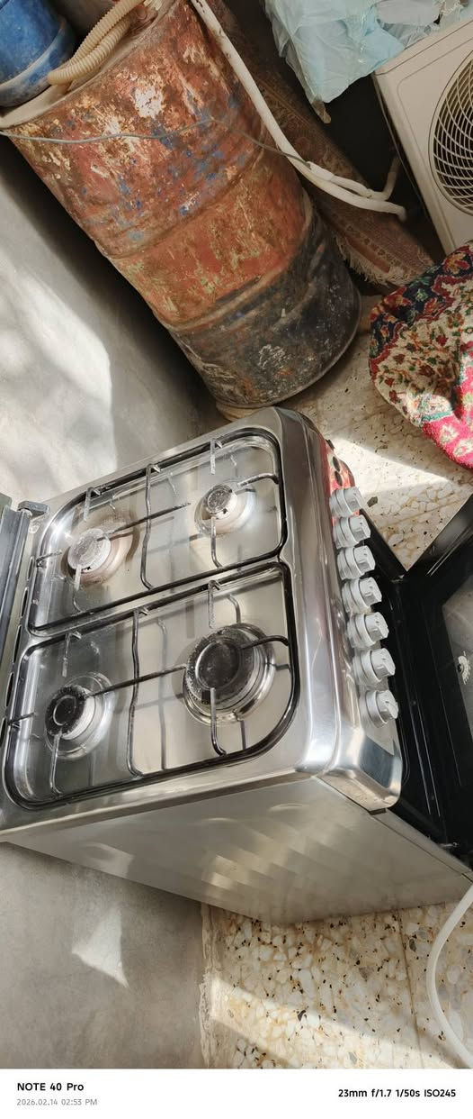 سلام عليكم غراض بيت ستعمال قليل غساله وخلاط ومروحه جداريه وطباخ وجزامه ملابس وسخان( گيزر) ليريدهن كلهن ينباعن سوه موتجيني تكلي بيعني وحده اتصل *********** واني خادمك
