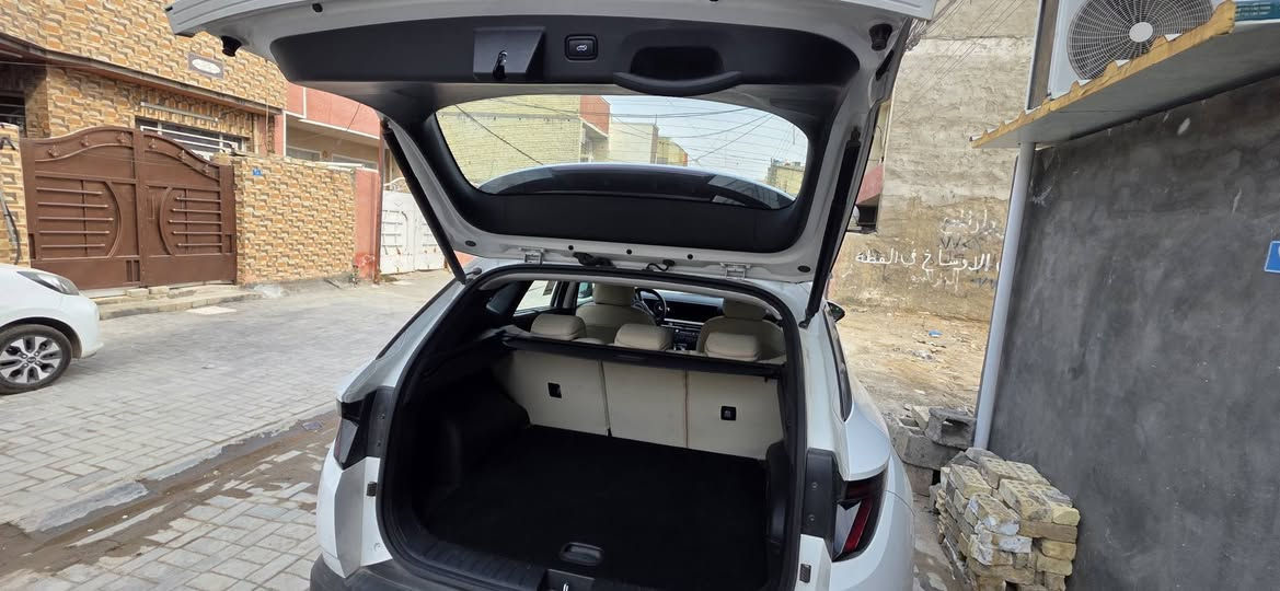 السلام عليكم توسان 2025 خليجي نص فول جنطة و كشنات كهرباء مع كروس سرعة وتشغيل عن بعد و تحكم ستيرن بيها شخط موضح بالصور و بيها تصليح راجز بالمحرك مصلح بالشركة لان بعدها بالضمان ماشية 18 كم مكفولة من كل شي ***********5
السعر 218 بيها مجال قليل ماكوو هيج سعر بالسوك
