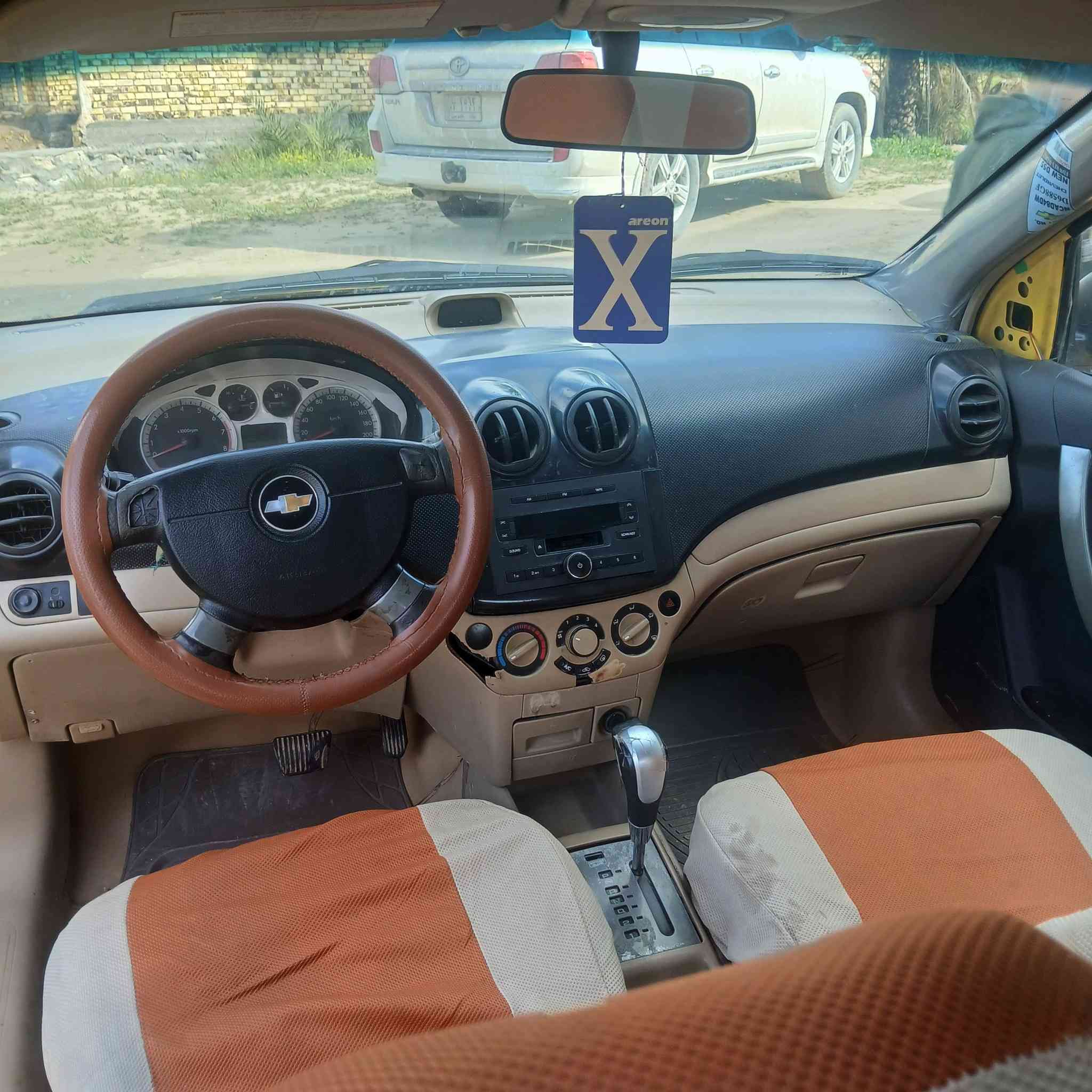 افيو 2011 ماكينه 1400 سياره جاهزه اوتوماتيك تبريد حداديه اجازه مكان السياره السماو0سعر50 اتصال ***********
