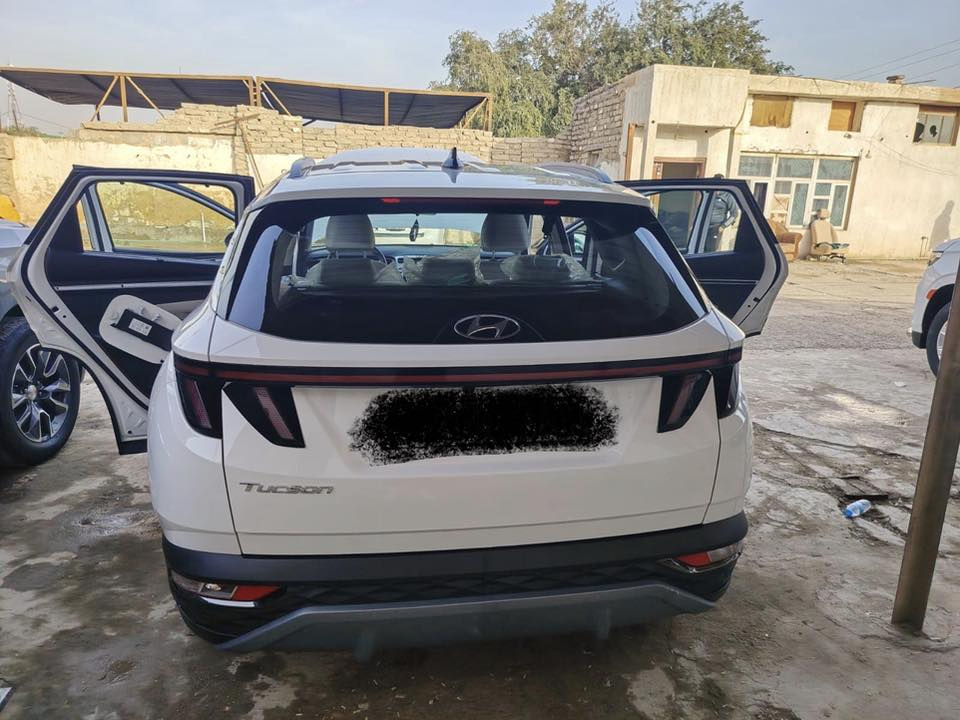 سلام عليكم للبيع توسان موديل 2024 رقم أربيل
كفاله عامه 

مفتاح التشغيل بصمة

تشغيل عن بعد 

قطعتين تبريد

هاند بريك بصمة

اشارة في المرايا الجانبية
ويل كب 18

شاشة (Apple Car play - Android Auto)

كاميرا دوارة

المقاعد الأمامية كهرباء
مقاعد جلد

داخل اوف وايت

مثبت السرعة Cruise

لايت زينون + LED

كشافات 

بك لايت LED

أوضاع القيادة  Drive Mode 

فحص أنظمة السيارة 

حساسات امامي وخلفي 

حساسات ضغط اطارات 

‏نظام ABS 

أوتو هولد - Auto Hold

ايزوفكس - ISOFEX

نظام مانع الانزلاق

نظام نزول المنحدرات

شاحن هاتف Wairlees

بردات أبواب خلفية

تطعيم الدواخل ألمنيوم 

ماشيه 27 الف

العنوان :📍صلاح الدين - سامراء 

السعر 222$ وبيه مجال ان شاء الله 

للاستفسار ☎️:***********
