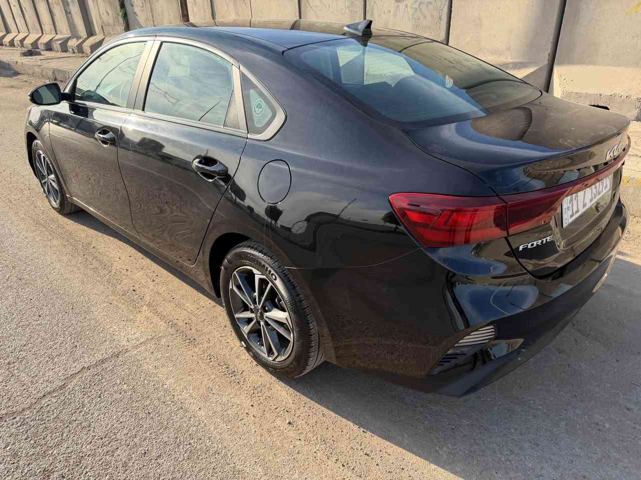 كيا فورتي ٢٠٢٢ اخت الزيرو ماشيه 9600 كيلو متر مرقم بغداد السياره حادث امامي فقط بارد مابيه نقطت صبغ فقط تكحيل او بيه تعديل شاصي امامي رقم الهاتف *********** بغداد, العراق
