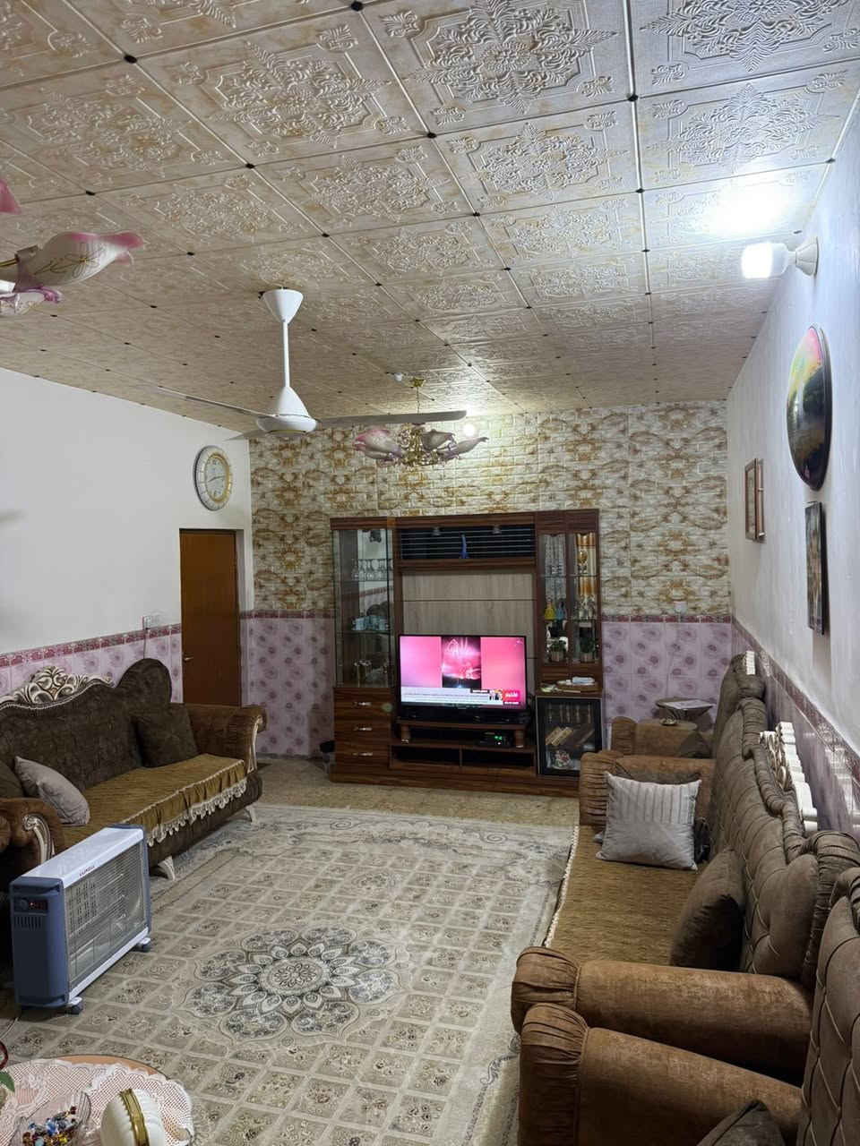 #دار سكن للبيع في الشهداء

قرب شارع المدارس

طابق واحد

المساحه 200 مترⓂ️

اي استفسار عن  الاسعار مراسله البيج او الاتصال 

مـــكـــتـــب
🏛️سمير الشريفي للعقار🏛️
#الـــعنوان🏗️
📍📍داموك مقابل مركز شرطه الشهداء📍📍

لـــلاســــتـــفـــســـار الاتـــصـــال عـــلـــى / 

***********سمير الشريفي📲

*********** واتساب
