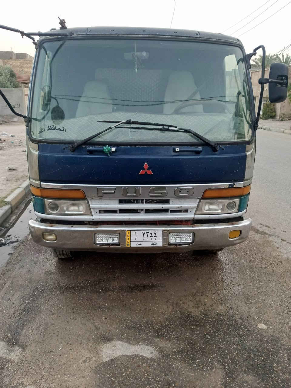 فوزه بزون للبيع 6وربع بلادي شاصي عريض مكينه 17عادي جديده سنويه ل 29 موديل 97 رقم الهاتف ***********
