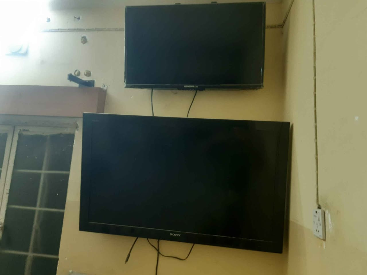 شاشات للبيع استعمال جداً قليل 
شاشه 32 بوصه
شاشه 43 بوصه البصرة, العراق


**إذا كنت صاحب هذا الإعلان وتريد حذفه لأي سبب، رجاءا أرسل رسالة إلى الدعم الفني**