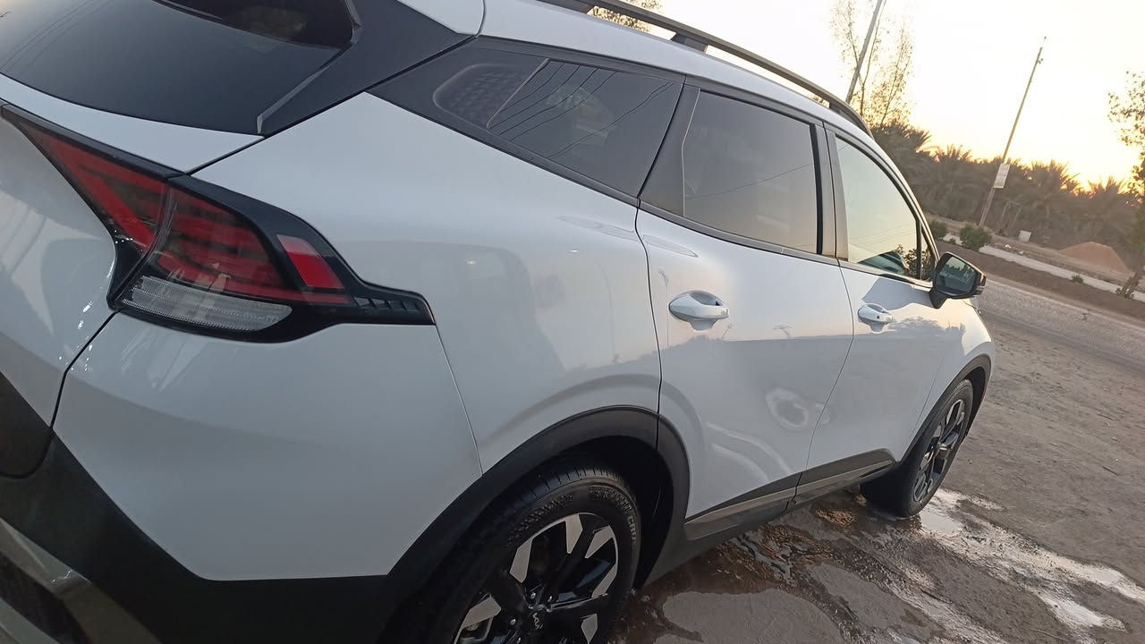 السلام عليكم
سبورتج 2024امريكي فول مواصفات  السياره على وضع الشركة كلشي  ماشيه  38 الف فقط مواصفات السيارة 

بصمة 
بنراما 
بصمة ابواب 
شاشا دجتل عداد الكتروني
سايد بريد بصمة
تشغيل عن بعد
كراسي كهربائي 
تحكم بالجام عن بعد 
مري جانبيه كهربائي 
لدات اماميه مع منظومة زينون شركة
ويل حجم 19 
تبريد قطعتين امامي خلفي
حساسات خلفيه اماميه 
اربع مودات قيادة (نورما،ايكو،سبورت،سمارت)
اوتو هولد توقف ذاتي
مانع انزلاق + منحدرات 
تدفئه كشنات 
تدفئه بالستيرن 
شفتات سرعه 
وهوايه بيها مواصفات 
للاستفسار الاتصال على الرقم *********** مكان السياره بابل
