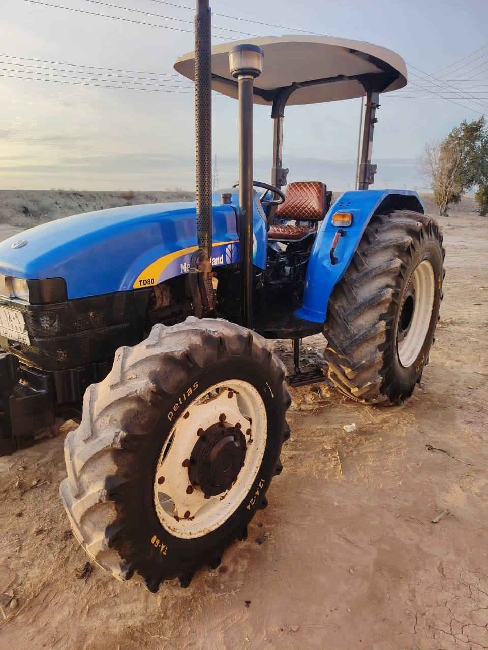 للبيع مكينه نيو هولند  حجم 80         موديل 2014 رقم ذي قار  
***********
***********
