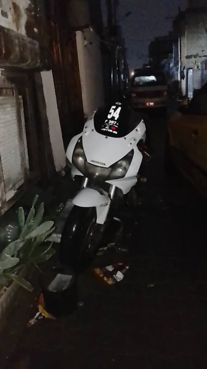 بطح سيبي ار 954
٢٠٠٤
سعر ٧ورقات وبيه مجال  شغاله دراجه 
او مراوس بسلفر ونج زينه
بس نقص كفرات مشادهن موجودات 
ومرايات هم موجودات
ودهن موتل ادير اله 
رقمي ***********
مكاني بغداد مدينه الصدر
