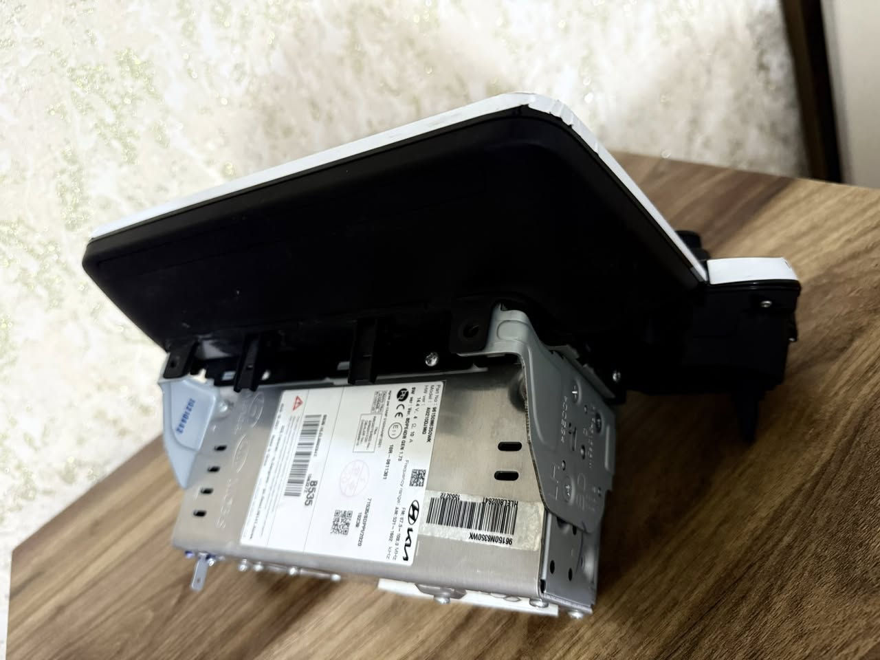 شاشه سيراتو موديل ٢٠٢٤للبيع جديده مكاني بغداد سعر ٥٠الف ***********
