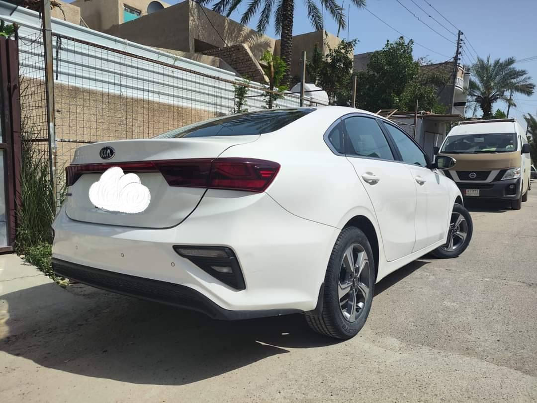 كيا سيراتو خليجي 

موديل 2021

 حجم المحرك 1600

 ماشيه47 الف فقط 

موصفات ( فول تحكم  ستيرن -فتحه سقف -تبريد خلفي داخل بيجي- لد امامي و لد خلفي- كامره خلفيه - مري شفط - اشاره بالمري- انضمه قياده- منضومه زنون اصلي- 5 ويل كب- )  مكفول من الحادث و الصبغ والتبديل  بيه رصعات مال حلوب وبارد بسيط  

 رقم بغداد بسمي بغداد  حي الجهاد 

السعر 163

رقم الهاتف وتساب ***********
