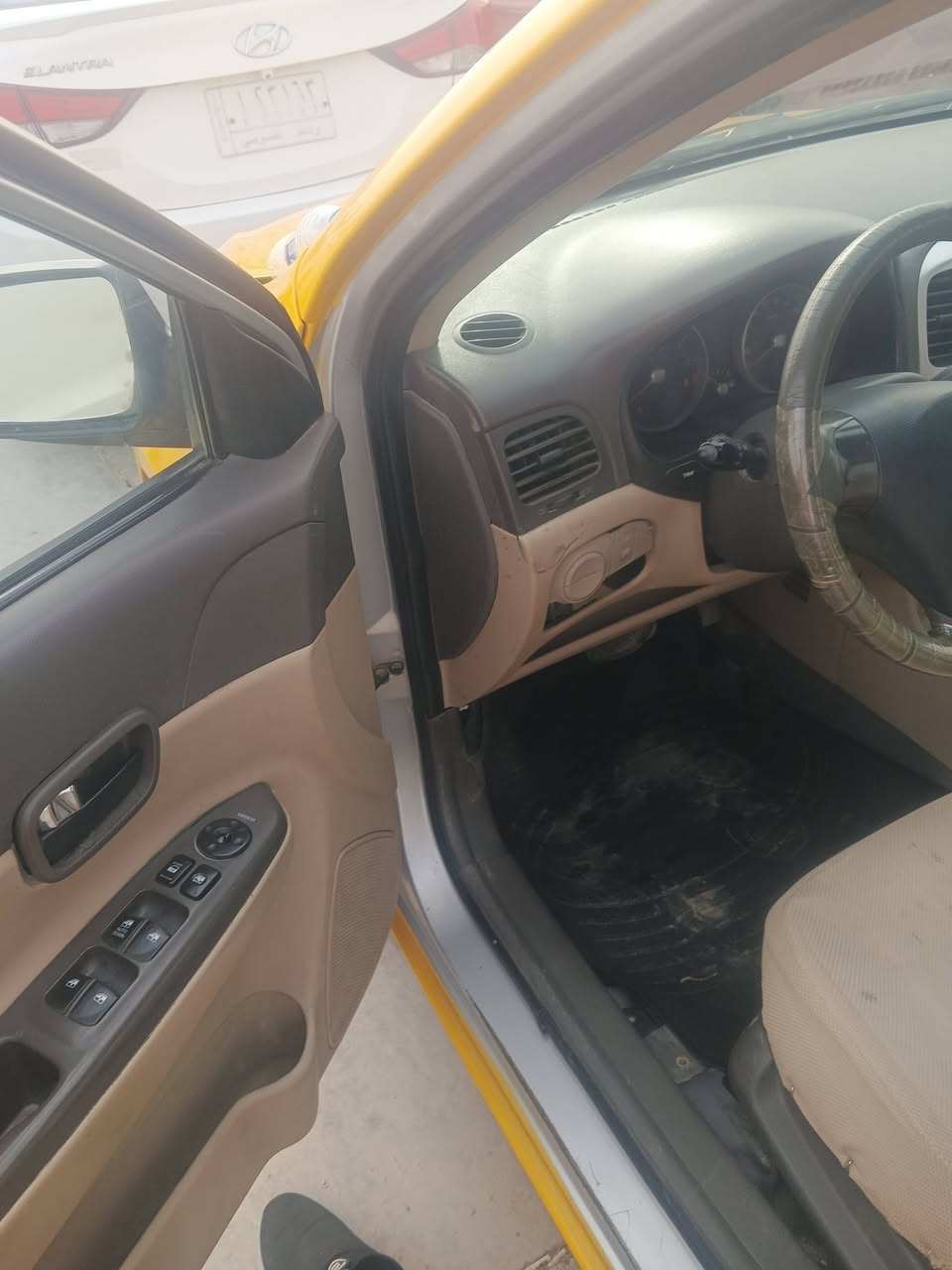 اكسنت موديل 2009 خليجيه مكينه ألف وستميه مكينه وكير وحداديه وتخم تاير جديد رقم بغداد  الدولي ***********
