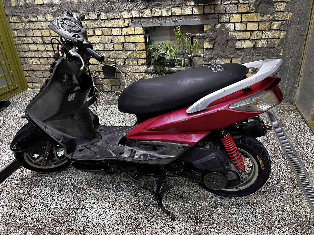 سكنس فحل الدراجه مكينتها لطشت البارحه يعني أبيع كوم حديد غراضها كفراتها كامله ما بيهم نقص السعر 200 وبيها مجال مكاني بغداد الشعب خلف سوق ال 4000 ***********
