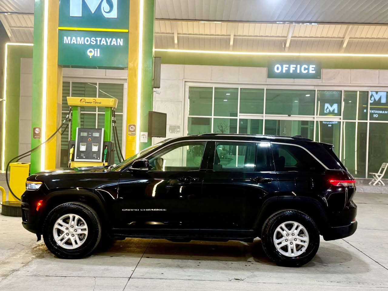 JEEP garnd CHEROKEE 2023 limated
0770 834 0011
***********
‎  جێب گرند شیرۆکی 
تەنها ١٦ هەزار رۆیشتوە 
‎4_4دەبڵ ئەکسل AWd، ، شەغال ،سلایت 
‎تەحدید سورعە، سلاد-.ئاوێنە تەنیشت ڕادار ،کوشن هیتەر دواو پیشەوە،کوشن جلد ،گیر لەسەر سوکان ,،ناو دەرگا لید,کوشن خەزن  ،بەسمە ، سوکان هیتەر 
‎، لایت  LED ،کامیرای دواوە، حەساس، کوشنی کارەباین,ئۆتۆ ستۆپ , شاشە گەورە ،،  ،  
سەیارەکە رەقم و ژینگەی تازە تاکوو ٢٠٢٩ 
سەیارەکە یەک پارچە و دوو پەڵی بۆیاخی تیا 
‎گێڕ و مەکینە و بەردی و کارەبای بەشەرتە  
‎شوین سلیمانی نرخی 320$مەعمەلا السليمانية, العراق
