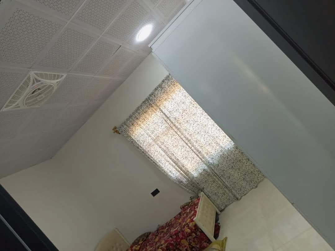 اعلان مزرعة للبيع مساحة 700متر  بي بناء بيت 200متر بناء جديد مرتب قول كاشي بي بئر ماء بي كهرباء العنوان كركوك مقابل حي الصناعي الجديد قريب من شارع العام للاستفسار اتصل بل رقم ***********
