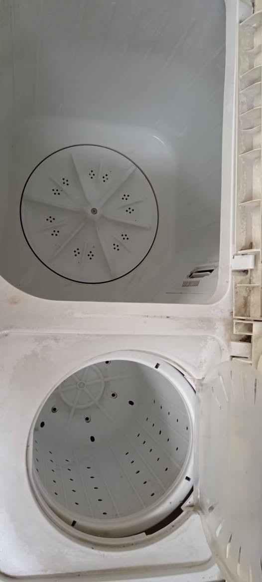 غسالة حوضين نضيفة وشغالة
***********
السعر 50 الف
