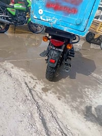 شباب دراجه بوكسر للبيع نواقص بيه بسيطه جدا والسعر خاص مكاني بغداد العط...