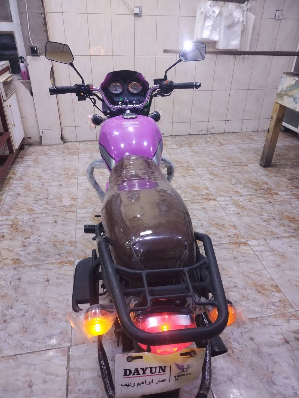 السلام عليكم دراجه دايوان للبيع مديد 23اوراق اصولي محرك 200السعر واحد او 900العنوان كوت الخاچيه للاستفسار ***********
