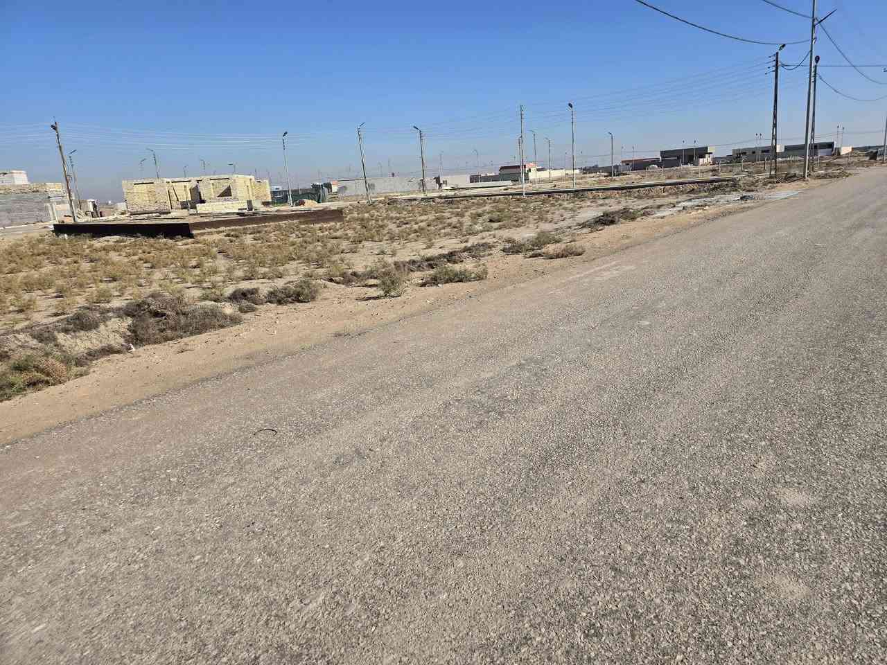 لبيع 
قطعة 400م وتصلح ان تكون مزرعة نموذجيه على شارعين في مجمع الكرار السكني مجمع نموذجي تبليط ماء كهرباء  قريبة جدا ع الشارع السايدين وتبعد ٣ دقائق عن المستشفى العام وكذلك يوجد قطع في مجمع الحرمين 
الاستفسار والاتصال ***********
