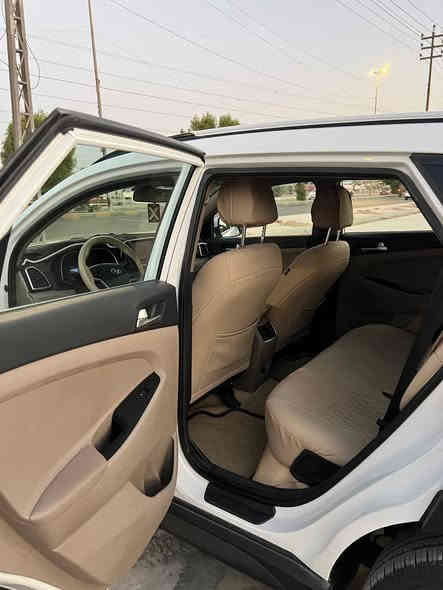 سلام عليكم
توكسان موديل 2020فول موصفات بانورامه
ماشيه 22الف سبير مانازل على وضع الشركه كفاله عامه سياره بسمي مداور ثاني يوم سنويته 2030 
السعر 220
***********
