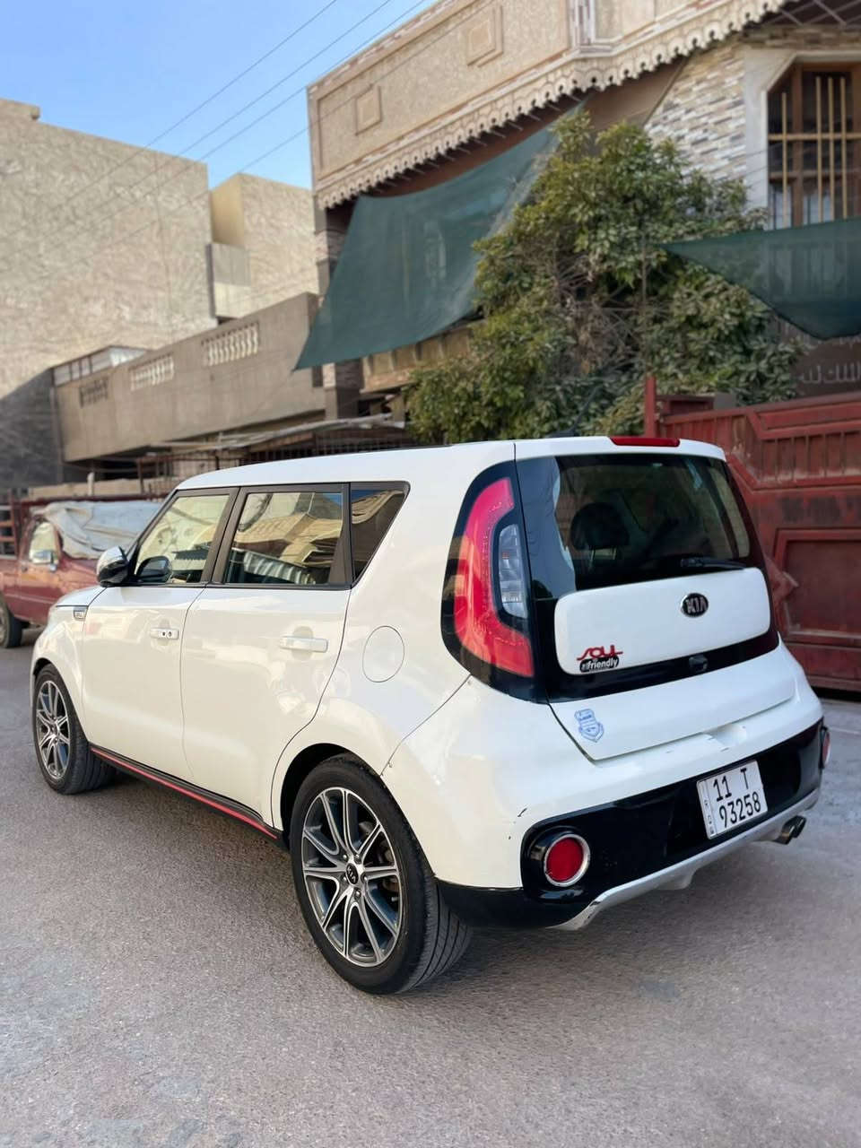 صول 18 رقم بغداد 1600 تيربو تبريد ثلج شرط
جاملغ وبنيد بدون دواخل سيارة جاهزه 
سيارة فول مواصفات ما عده الفتحه مري شفط 
منشات كهرباء شاشه جبيره رادار تحكم ستيرن 
السعر92 مكاني بغداد الدوره ورقمي ***********

