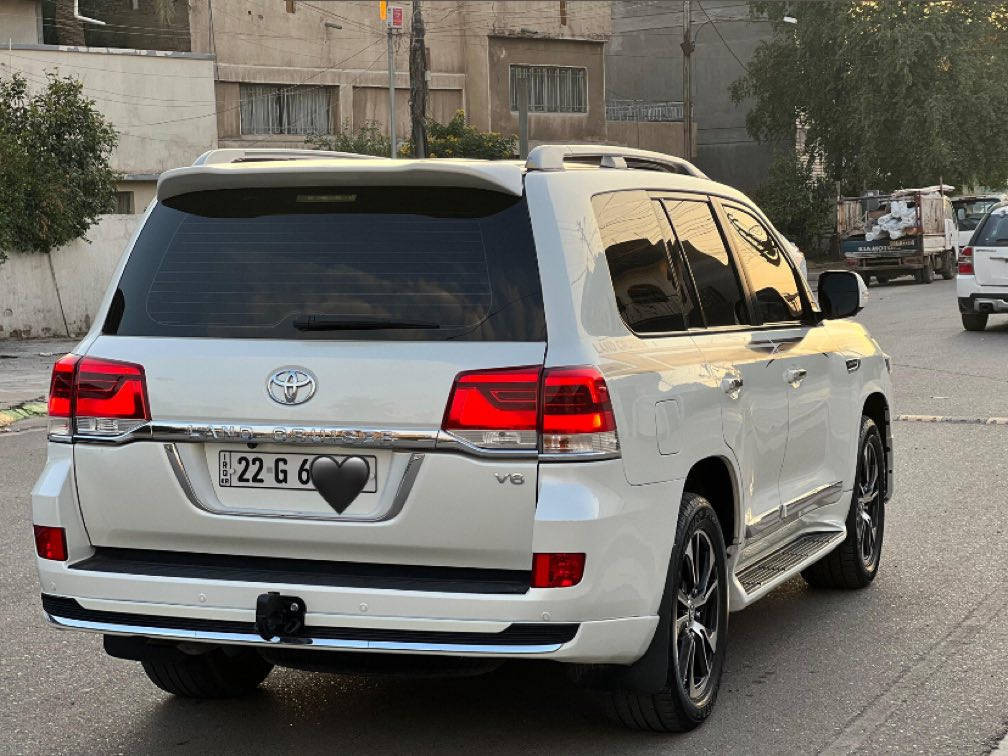 السلام عليكم

تويوتا لاندكروز  شركات

2021   رقم اربيل الجديد باسمي تضليل سنويه 

مكفوله من صبغ وتبديل 

المواصفات

سلايد 

كراسي جلد   
 

تشغيل عن بعد اصلي

شاشة اصلية 

مري قلاب

تحكم ستيرن 

دبل ماوس

انارة ترحيب 

ثلاجة

فوريل 

حساس امامي+خلفي

اشارة بالمري

شاشه اعطال 

بوصله 

وباقي المواصفات المعروفه

سياره حيل جديده اي نقص مابيه كير محرك بلادي  

مكاني بغداد حي الجامعه 

***********

السعر510 وبيها مجال للشراي
