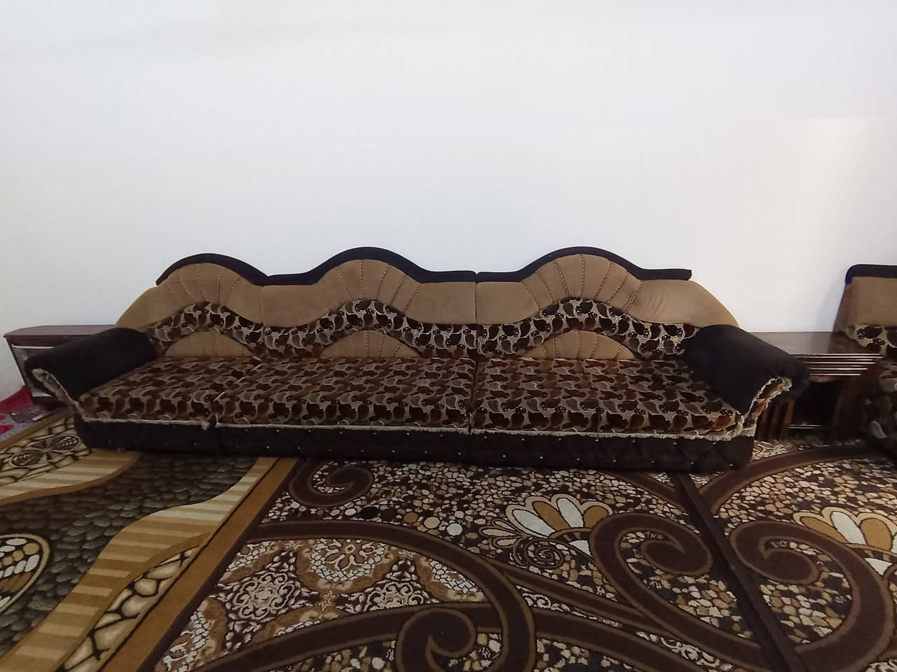 طخم للبيع النظافه فول الخشب ثقيل السعر ٢٠٠ وواضع بالصوره الشراي يراسلني  خاص  المكان بالمدخل مالشقق الخضراء


**إذا كنت صاحب هذا الإعلان وتريد حذفه لأي سبب، رجاءا أرسل رسالة إلى الدعم الفني**