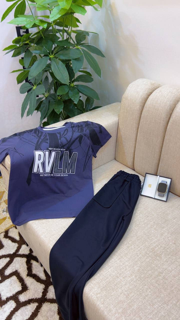 كـشـخـه لـلأزيـاء سر أناقتك⚜️
السعر القديم لهاذا السوت18الف والسعر الحالي12فقط🔥🔥🔥🔥 توصيل مجاني داخل كركوك🔥🔥🔥🔥🔥
يلبس من عمر5 الى12سنه✨🤍
اجعل طفلك يتألق هذا العيد مع تشكيلتنا الحصرية المصممة بأجود الخامات⚜️🤍
💌 اطلب الآن عبر الانستا__cy1b/او الواتساب
 [***********]
🚚 توصيل سريع لكل مناطق [العراق]
