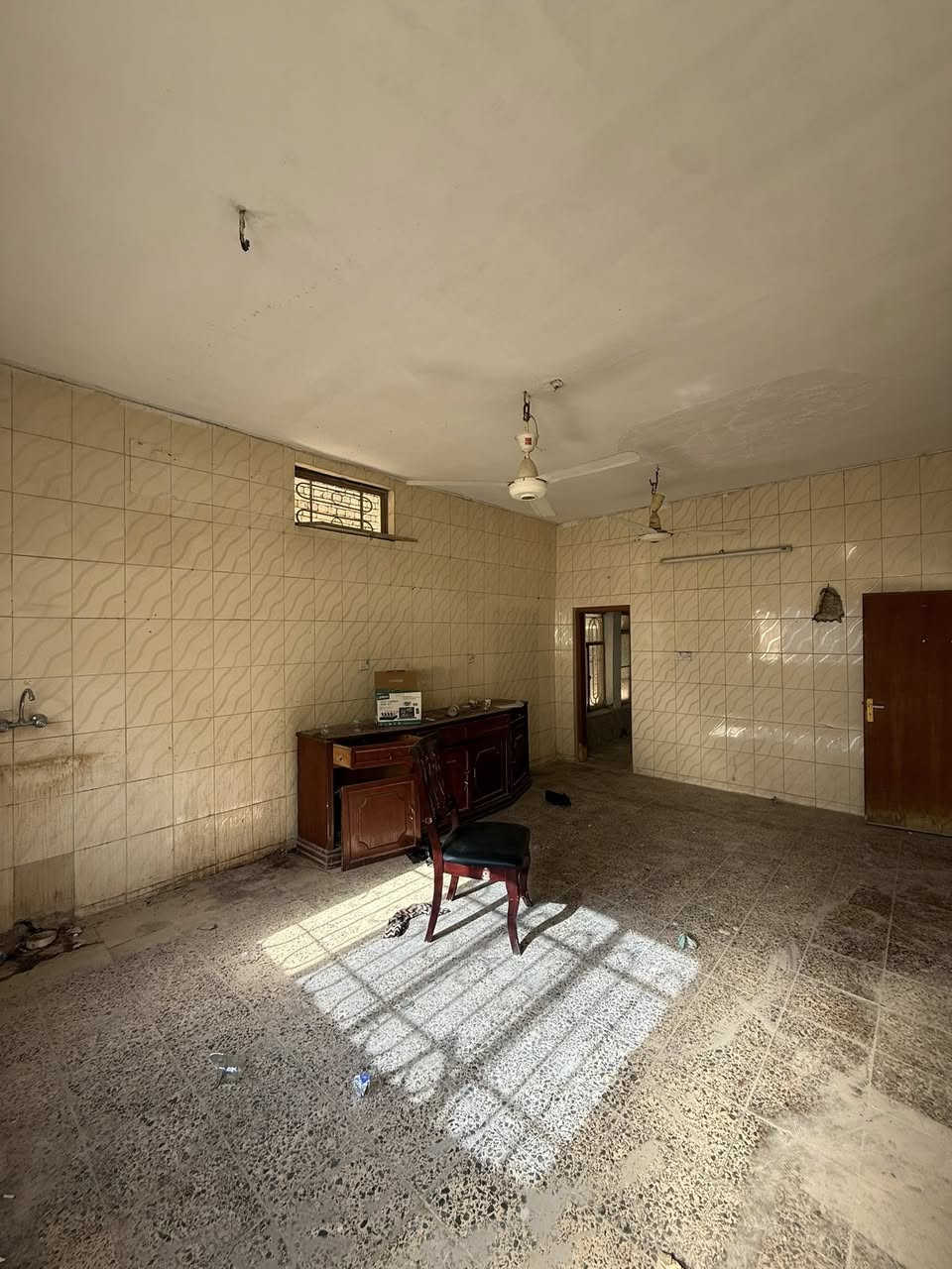 #دار_للايـــجــــار يصلح شركة او روضه او مؤسسه في ام الخيل مقابيل دائرة النزاهة مساحة 350 متر
يحتوي ع 7 غرف نوم وصالات عدد 2 وبراني ومطبخ حار وبارد وطارمة وسطح وصحيات عدد 4 …
~~~~~~~~~~~~~~~~~
#أعرض_عقارك_معنا
———————————————
🔺#للاستفسار مراسله واتساب ع الرقم التالي 

*********** 📲
