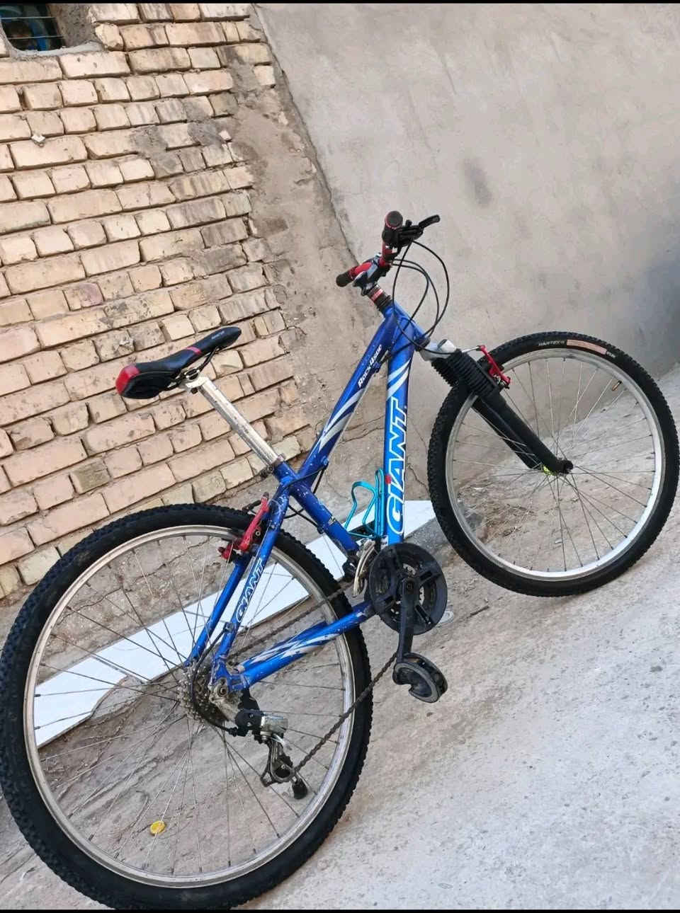 سلام عليكم بايسكل جبلي مال باله من ماركت جانيت بايسكل حجمه 26بايسكل اي عطل ما بي الدبلات شغالات ولبريكات شغلات تايرات انضاف نوع المعدن المنيوم البايسكل خفيف البايسكل للبيع السعر 180 المكان بغداد جسر اديالى القديم التواصل على اذ الرقم ***********
