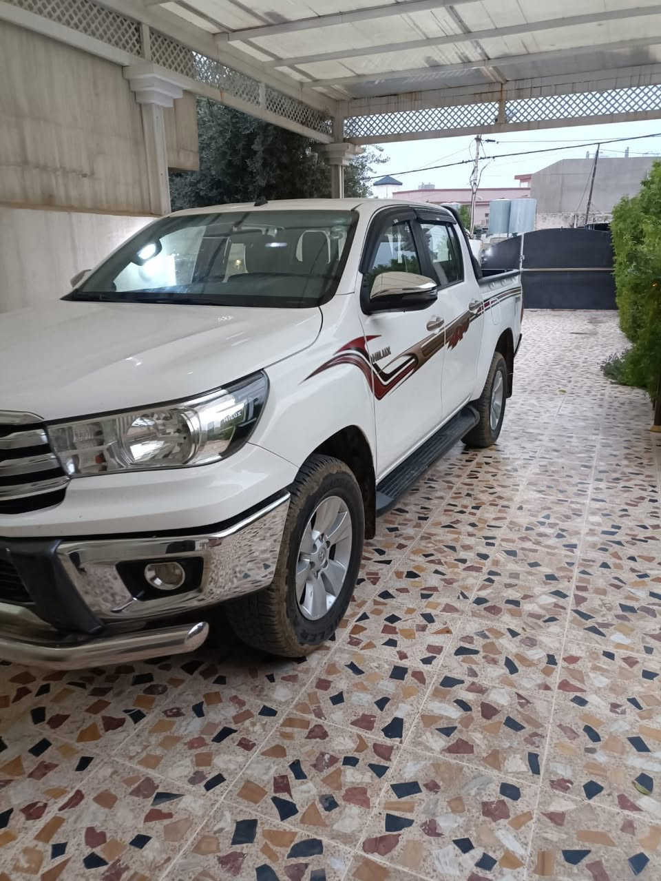 2020 سيد نهرو رقم أربيل مكفوله من الضربه والصبغ كفاله عامه ماشي 87 الف حقيقي تخم تاير جديد اصلي وكاله السعر 292 ورقه وبيه مجال بسيط العنوان كركوك ***********
