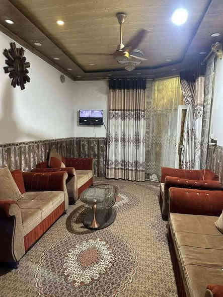 بيت للبيع مساحه100بيت في حي ميسان شارع الجامع موقعة حلو على الشارع البيت طابقين ثلاث غرف نوم وصالة واستقبال ومكشوفة وتخاريج داخلية وخارجية سعر40
طابو صرف اي استفسار التتصار برقم وكولو من طرف ام اسيل امانة الله ورسوله لتعبرون اسمي مانة ابو فاضل العباس لضيعون حقي ***********
سجاد الشمري
